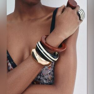 🔥🔥Zara pack of resin cuff bracelets